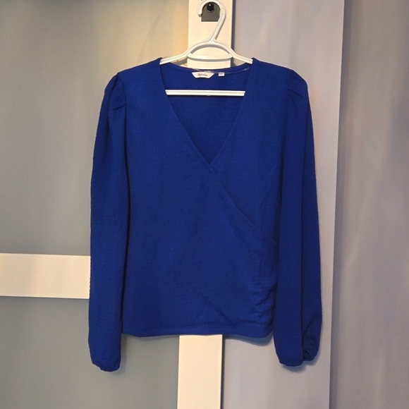 Royal blue v-neck top. Ladies xl - Picture 1 of 4